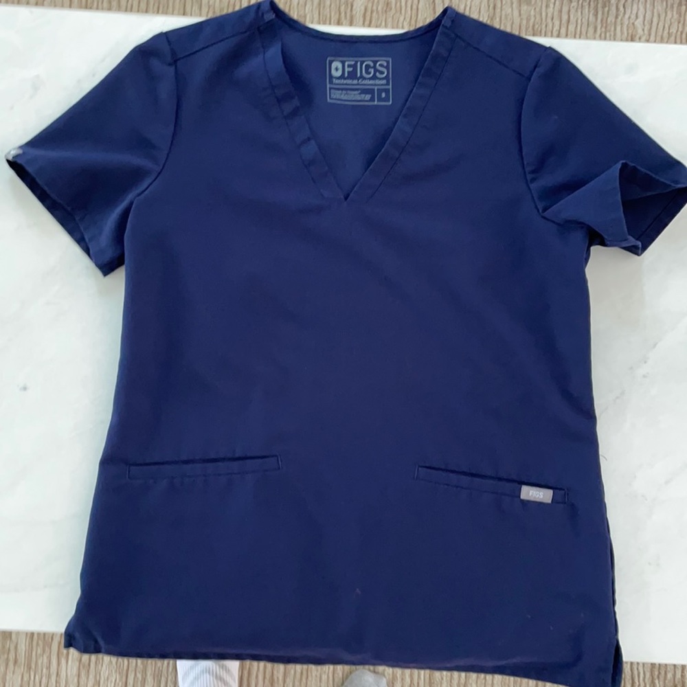 Figs 3 pocket size small top